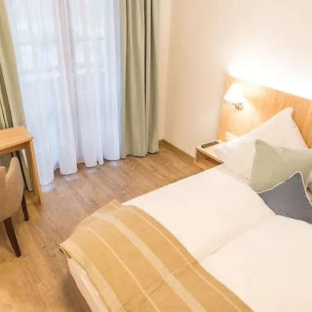 奇慕斯非切酒店 2* 格拉本斯塔特