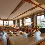 Chiemseefischer Hotel 2*